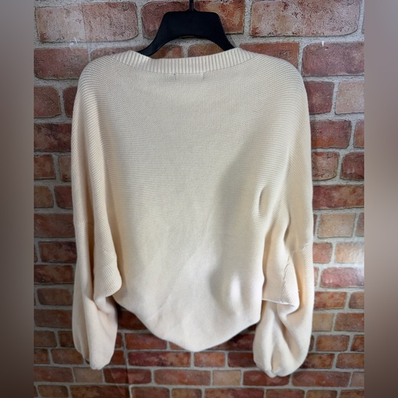 Women’s crop Lantern sleeve cream cardigan size M - Picture 2 of 7